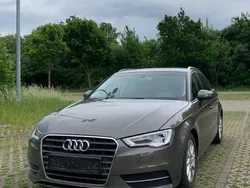 Grau Gebraucht 2015 Audi A3 Sportback Attraction Limousine | 11.800 € (Fairer Preis)