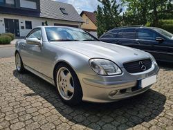 Silber Gebraucht 2000 Mercedes SLK320 Cabrio | 17.500 €
