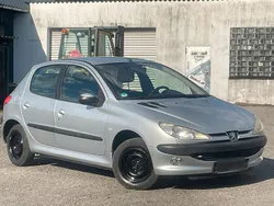 Grün Gebraucht 2004 Peugeot 206+ Kleinwagen | 1.450 €