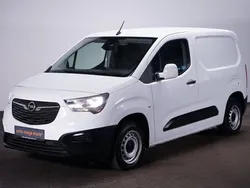 Weiß Gebraucht 2020 Opel Combo Edition Van / Kleinbus | 9.999 €