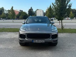 Grau Gebraucht 2015 Porsche Cayenne SUV | 29.999 € (Etwas zu teuer)