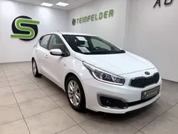 Weiß Gebraucht 2017 Kia Ceed Edition 7 Limousine | 6.998 € (Fairer Preis)