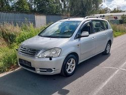 Silber Gebraucht 2003 Toyota Avensis Verso Van / Kleinbus | 4.600 €