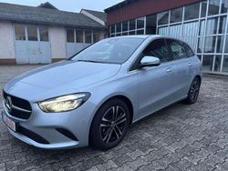 Hightechsilber Gebraucht 2024 Mercedes B180 Advanced Van / Kleinbus | 29.400 € (Guter Preis)