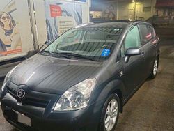 Grau Gebraucht 2009 Toyota Corolla Verso Sol Van / Kleinbus | 5.995 € (Etwas zu teuer)