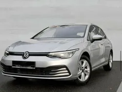 Silber Gebraucht 2020 VW Golf VIII Life Limousine | 19.150 € (Fairer Preis)
