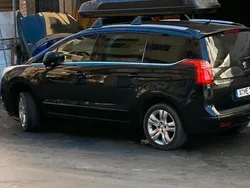 Schwarz Gebraucht 2012 Peugeot 5008 Van / Kleinbus | 4.500 €