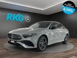 Grau Gebraucht 2025 Mercedes A250 AMG Limousine | 43.170 €