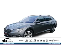 Graphitegrau metallic Gebraucht 2022 Skoda Superb Ambition Kombi | 27.990 € (Fairer Preis)