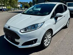 Weiß Gebraucht 2015 Ford Fiesta Titanium Kleinwagen | 4.290 € (Guter Preis)