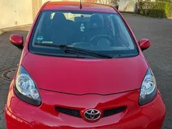 Rot Gebraucht 2011 Toyota Aygo Club Kleinwagen | 5.100 € (Fairer Preis)