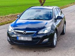 Schwarz Gebraucht 2011 Opel Astra Kombi | 4.550 € (Fairer Preis)