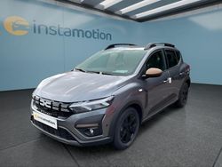 Grau Neu 2025 Dacia Sandero Stepway Kleinwagen | 22.799 € (Etwas zu teuer)