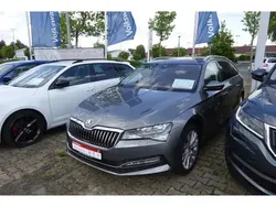 Graphite grau metallic Gebraucht 2022 Skoda Superb Style Kombi | 34.790 € (Fairer Preis)