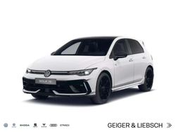 Pure white Neu 2025 VW Golf VIII Black Edition Limousine | 68.685 €