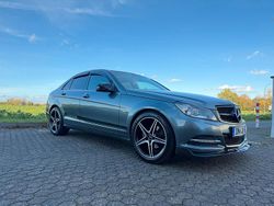Grau Gebraucht 2011 Mercedes C180 Avantgarde Limousine | 13.500 €
