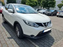 Weiß Gebraucht 2016 Nissan Qashqai Acenta SUV | 13.800 € (Etwas zu teuer)