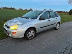 Silber Gebraucht 2000 Ford Focus Limousine | 1.699 € (Fairer Preis)