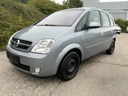 Silber Gebraucht 2005 Opel Meriva Van / Kleinbus | 2.100 € (Teuer)