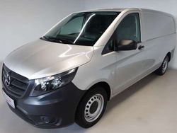 Brillantsilber metallic Gebraucht 2019 Mercedes Vito Van / Kleinbus | 18.490 € (Guter Preis)