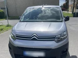 Grau Gebraucht 2021 Citroën Berlingo Van / Kleinbus | 15.250 € (Guter Preis)