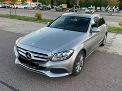 Grau Gebraucht 2016 Mercedes 220 Kombi | 18.500 €