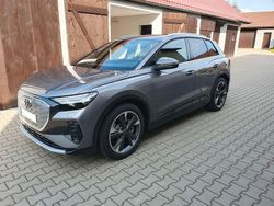 Grau Gebraucht 2023 Audi Q4 e-tron S-Line SUV | 36.500 € (Fairer Preis)