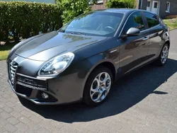 Grau Gebraucht 2015 Alfa Romeo Giulietta Turismo Kleinwagen | 13.499 € (Teuer)