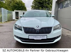Weiß Gebraucht 2018 Skoda Superb Ambition Kombi | 16.499 € (Fairer Preis)