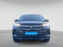 Uranograu Gebraucht 2024 VW Tiguan Life SUV | 32.650 € (Fairer Preis)