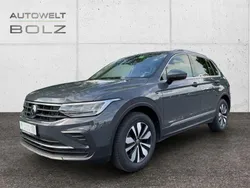 Grau Gebraucht 2024 VW Tiguan Move SUV | 33.990 € (Superpreis)