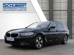 Black sapphire metallic Gebraucht 2023 BMW 520 Kombi | 43.900 € (Fairer Preis)