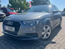 Grau Gebraucht 2018 Audi A3 Sportback Comfort Limousine | 17.900 € (Fairer Preis)