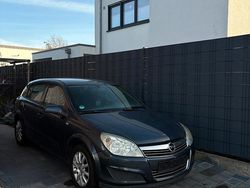 Blau Gebraucht 2007 Opel Astra Limousine | 1.600 € (Fairer Preis)