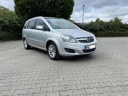 Silber Gebraucht 2013 Opel Zafira Family Van / Kleinbus | 6.900 € (Fairer Preis)