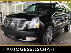 Schwarz Gebraucht 2010 Cadillac Escalade SUV | 11.990 € (Etwas zu teuer)