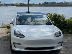 Weiß Gebraucht 2021 Tesla Model 3 Limousine | 33.100 € (Etwas zu teuer)