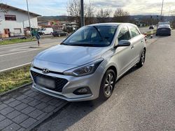 Silber Gebraucht 2019 Hyundai i20 Kleinwagen | 11.200 € (Fairer Preis)