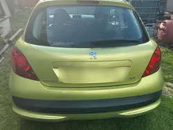 Gelb Gebraucht 2006 Peugeot 207 Limousine | 1.000 €