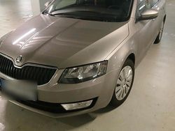 Gold Gebraucht 2014 Skoda Octavia Kombi | 5.800 € (Fairer Preis)