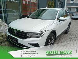 Oryxweiß perlmutteffekt (metallic) Gebraucht 2024 VW Tiguan Move SUV | 30.390 € (Guter Preis)