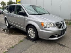 Silber Gebraucht 2014 Lancia Voyager Silver Van / Kleinbus | 9.500 € (Fairer Preis)