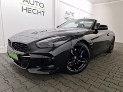 Black sapphire (metallic) Gebraucht 2023 BMW Z4 Shadowline Cabrio | 48.700 € (Guter Preis)