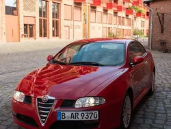 Rot Gebraucht 2004 Alfa Romeo GT Distinctive Coupé | 14.500 €