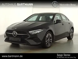 Unilack nachtschwarz Gebraucht 2022 Mercedes A180 Limousine | 30.500 € (Etwas zu teuer)