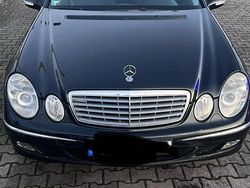 Schwarz Gebraucht 2002 Mercedes E240 Limousine | 6.500 € (Etwas zu teuer)