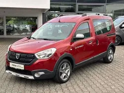 Rot Gebraucht 2019 Dacia Dokker Stepway Van | 14.940 € (Etwas zu teuer)