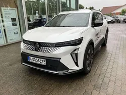 Perlmuttweiß metallic Gebraucht 2025 Renault Scénic Komfort Van / Kleinbus | 38.798 € (Guter Preis)
