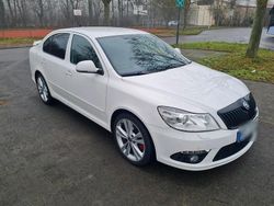 Weiß Gebraucht 2010 Skoda Octavia RS Limousine | 7.500 €