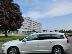 Weiß Gebraucht 2015 Volvo V70 Kombi | 8.500 €